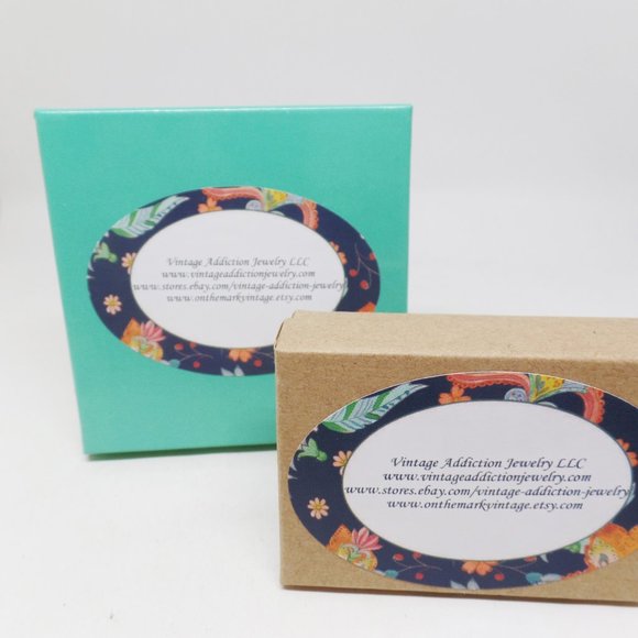 Adorable Acrylic French Bulldog w.Pink Bow Brooch - Picture 3 of 3